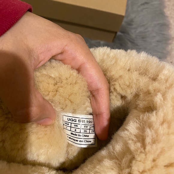 Authentic Bailey Button Triplet II boot - Picture 7 of 7